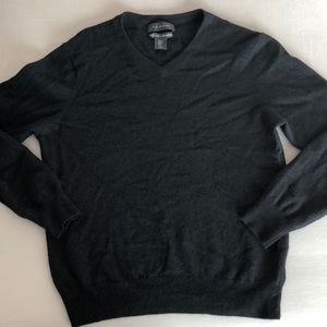 100% Cashmere Pure Luxe M TAHARI VNeck Sweater